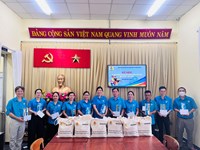 Họp mặt kỷ niệm ngày thành lập Công đoàn Việt Nam