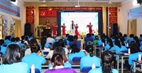 Họp mặt nữ công nhân viên chức - người lao động nhân Ngày Phụ nữ Việt Nam