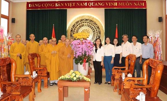 Ban Trị sự Giáo hội Phật giáo Việt Nam Quận 3 chúc Tết lãnh đạo quận