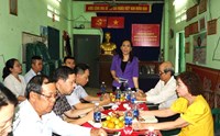Bí thư Quận ủy Nguyễn Thanh Xuân thăm khu phố 1, Phường 11